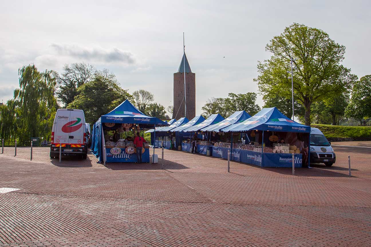 Italiensk Marked på Slotstorvet i Vordingborg