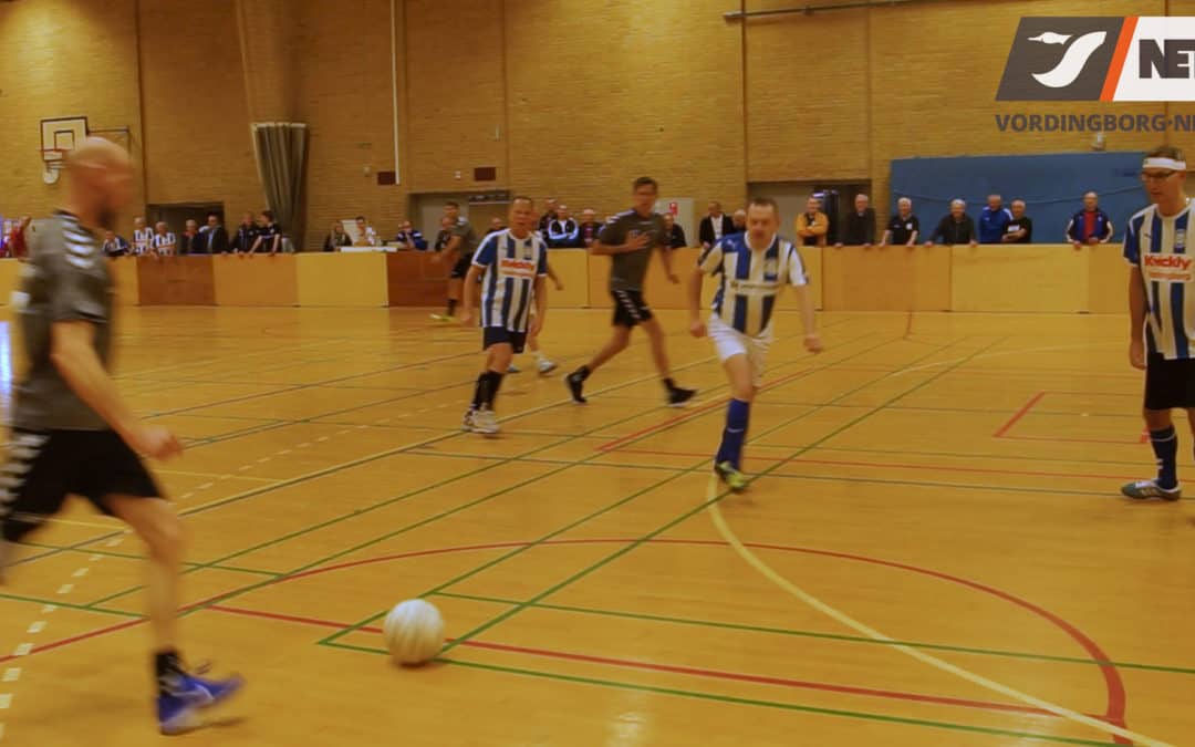 For andet år i træk blev der afholdt indendørs fodboldstævne for spillere med kronisk sygdom [video]