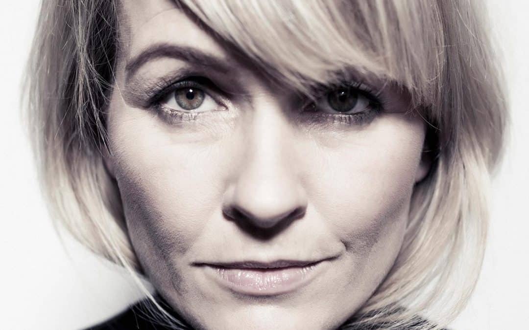 Signe Svendsen med band på STARS d. 13. april 2019