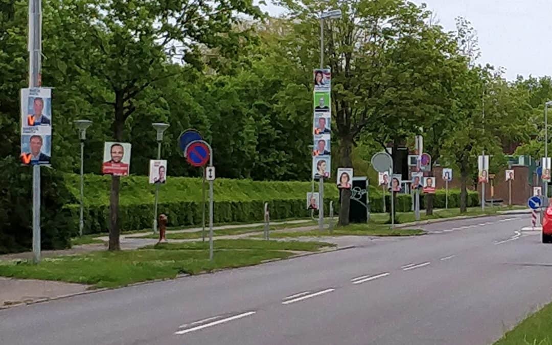 Opsætning og nedtagning af valgplakater