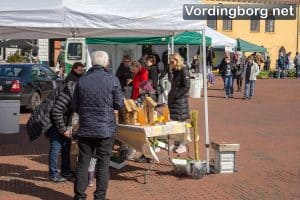 Marked på Slotstorvet i Vordingborg 4. april 2015