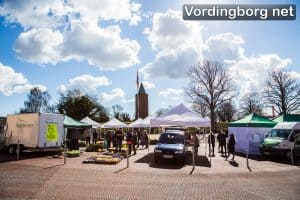 Marked på Slotstorvet i Vordingborg 4. april 2015