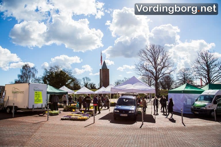 Marked på Slotstorvet i Vordingborg 4. april 2015