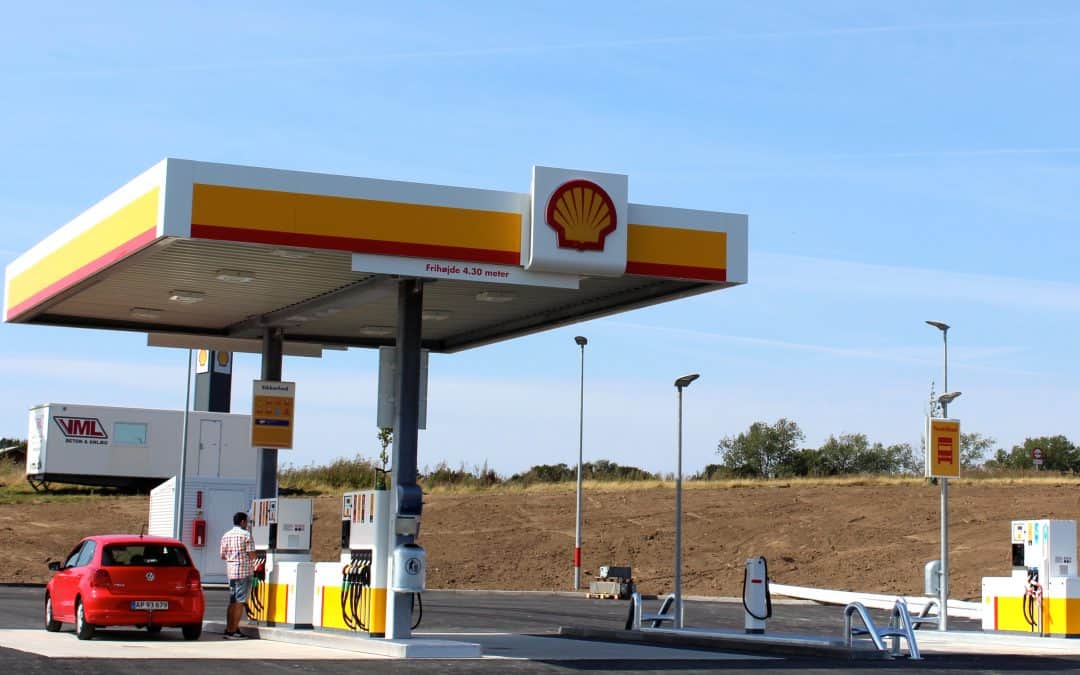Borgmester Mikael Smed klipper snoren til den nye Shell tank i Business Park Vordingborg