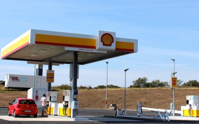Borgmester Mikael Smed klipper snoren til den nye Shell tank i Business Park Vordingborg