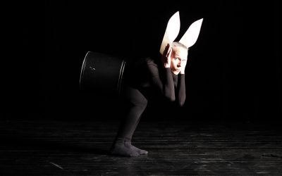 12 forestillinger på 24 timer – ny international danse- og teaterfestival på Teater Møn