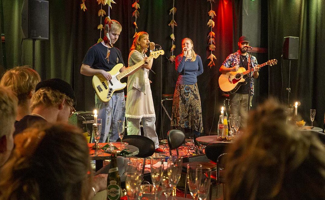 Det lokale band Cosi holdt EP-releaseparty på SmallStars i Vordingborg
