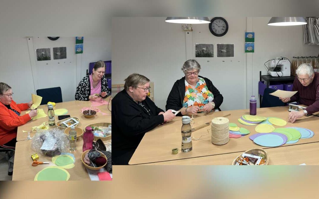 Børnehaver i Vordingborg og Den Sociale Virksomhed Vordingborg hjælper med pynt i gaden til påske