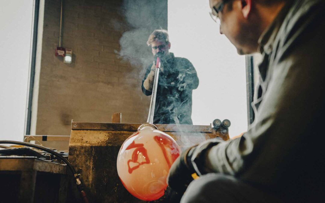 Blæs dit eget påskeæg i glas i påskeferien på Holmegaard Værk