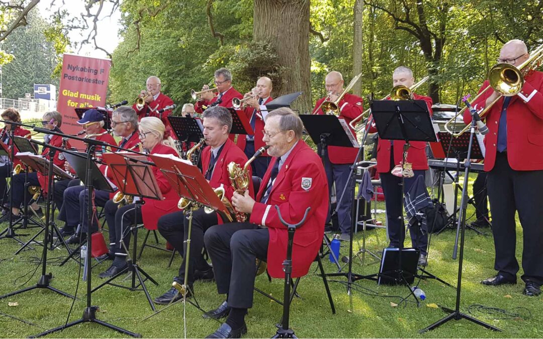Postorkester og udendørs gudstjeneste 2. pinsedag i Horbelev