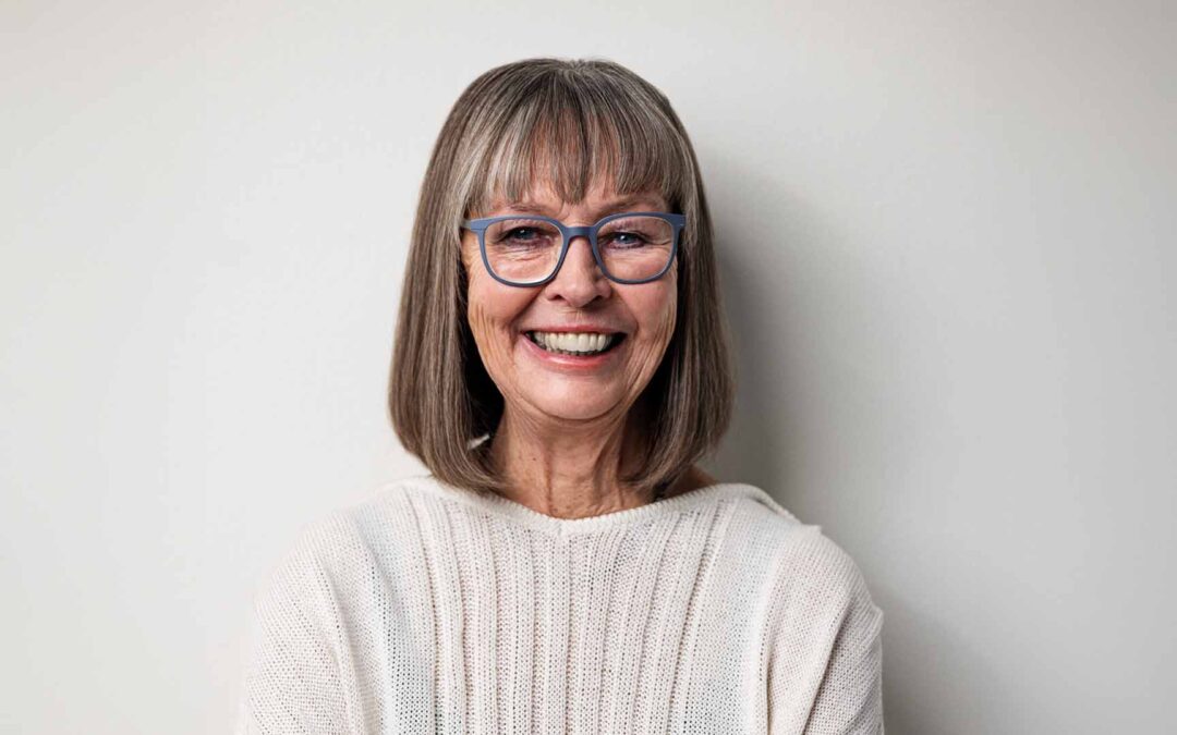 Karen Syberg fortæller om sin kunstnerfamilies historie på Møn Bibliotek