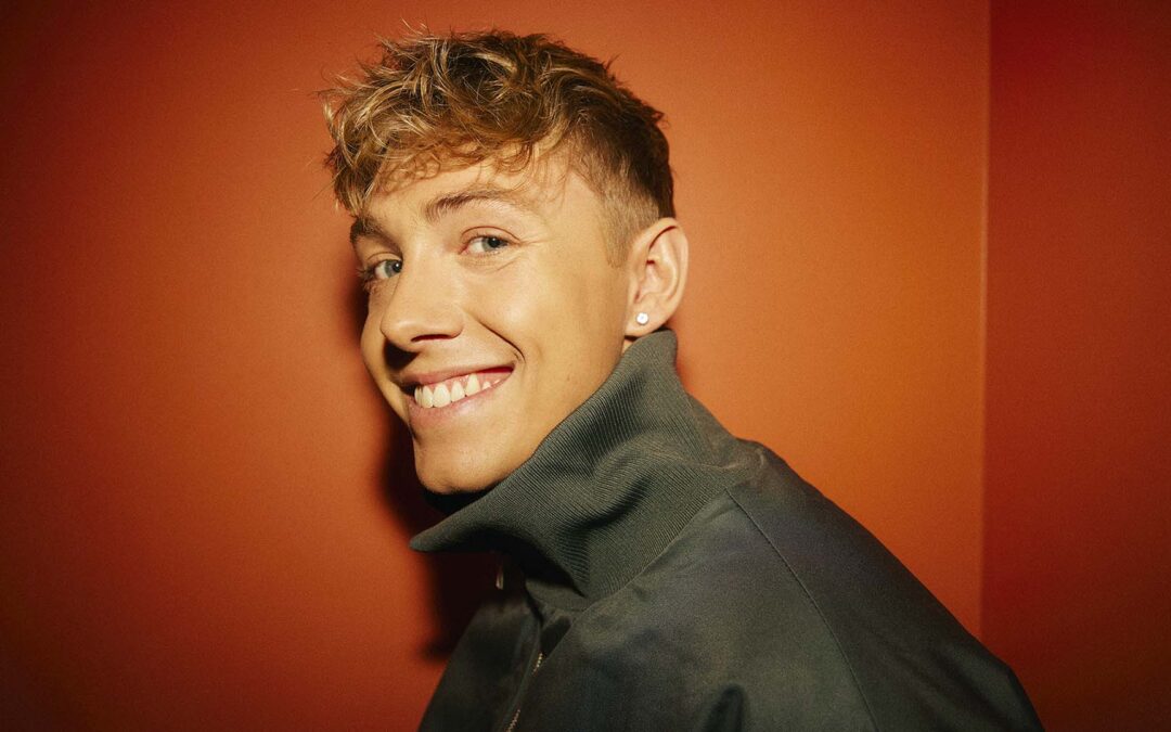 Mads Christian og hans fantastiske liveband giver en rocket vibe og fuldt liv til både nye og velkendte numre på STARS