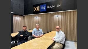 På billedet ses Mads Karklinat, Danny Fälling og Hans Snestrup, som nyder det endelige resultat af indretningen.